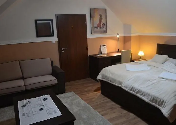 Pensjonat Ezathouse Devicie